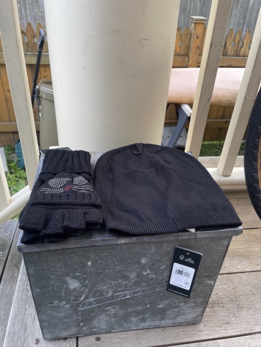 NWT Karl Lagerfeld Paris black Cat Fingerless Winter Gloves and Cat beanie hat - Picture 7 of 8